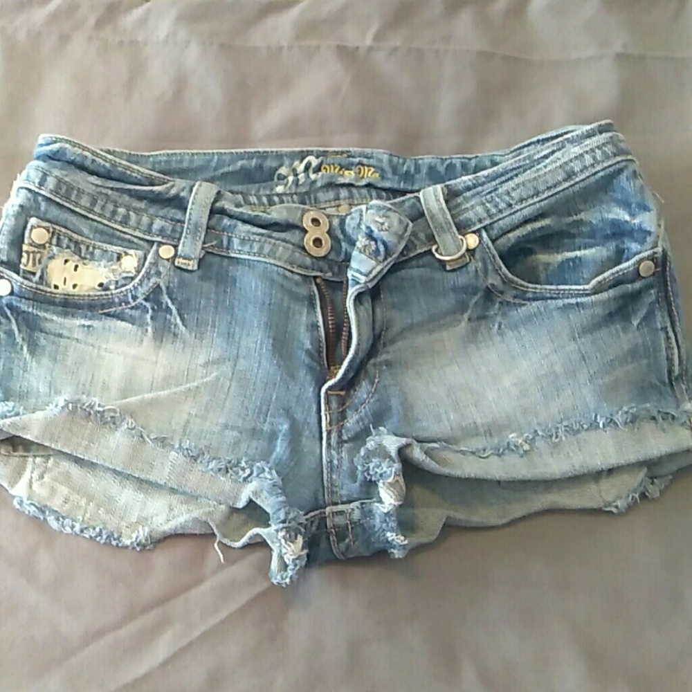 Miss Me jean shorts...just cutee..Final price cut